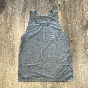 Men’s Vuori Tank Top (M)
- Gray